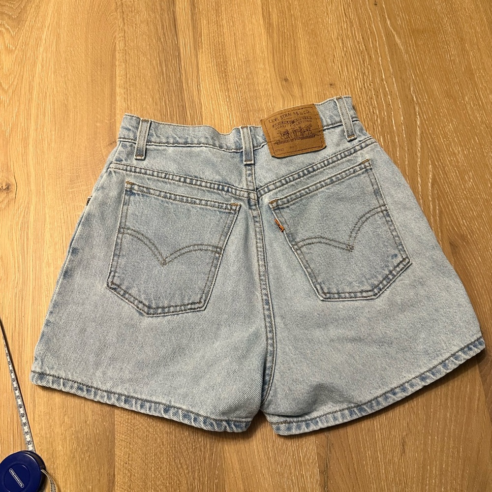 Vintage Levi’s 912 shorts